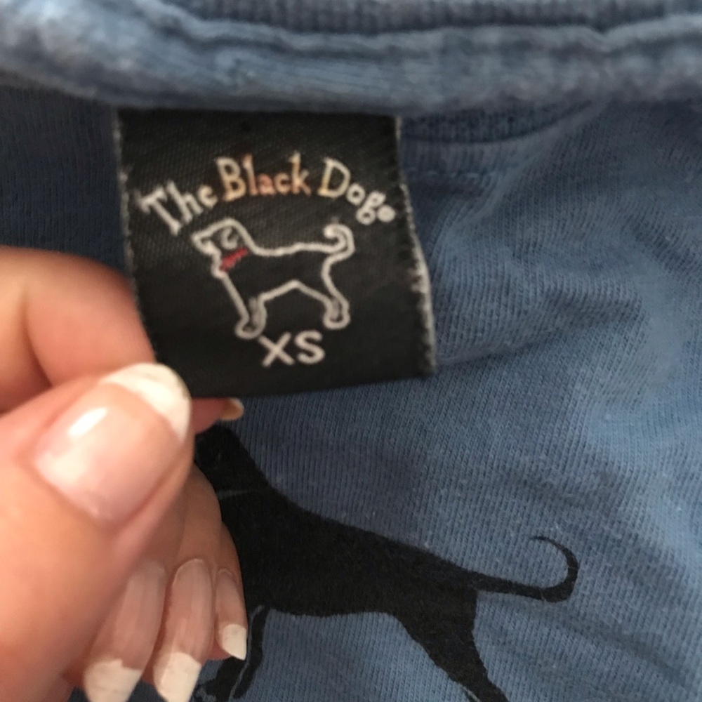 The black dog Martha’s Vineyard shirt